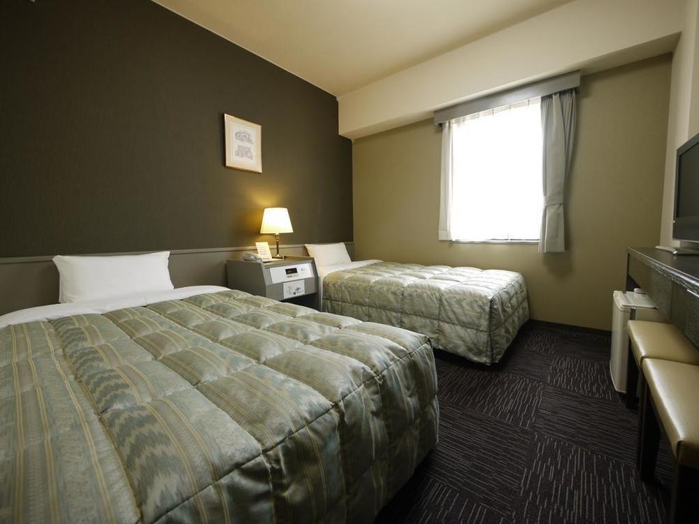 Hotel Route-Inn Toyama Ekimae Exterior foto